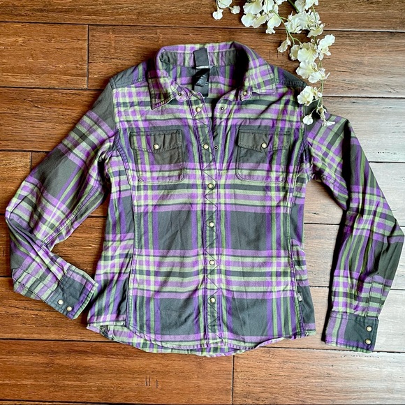 The North Face Tops - The North Face Women’s Plaid Flannel Shirt Gray